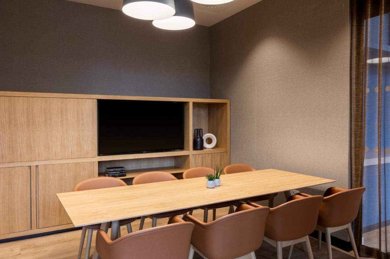 Courtyard By Marriott Glasgow Sec Exterior foto