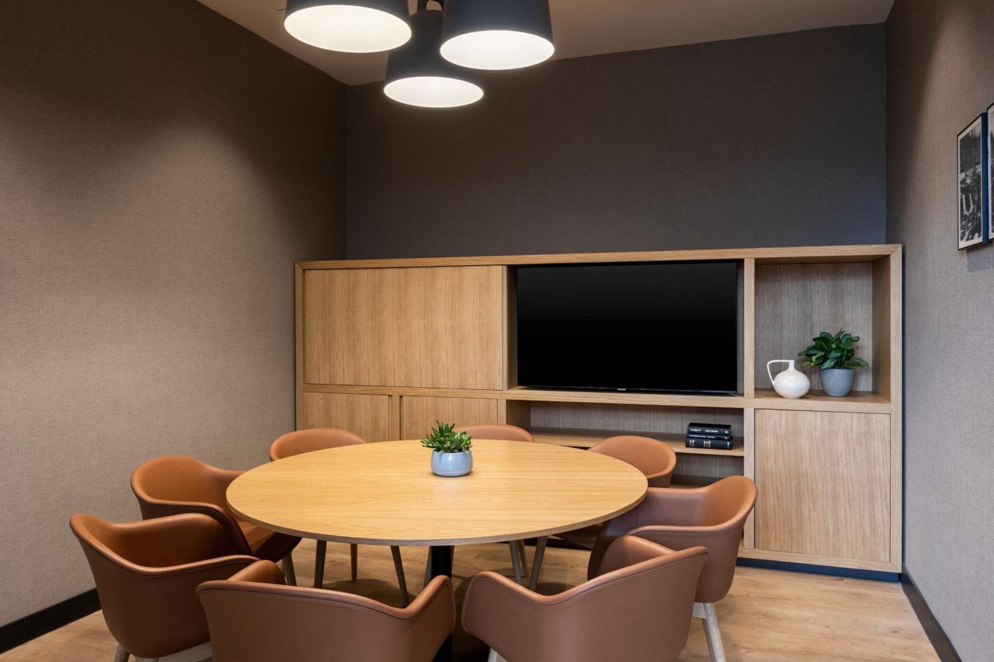 Courtyard By Marriott Glasgow Sec Exterior foto